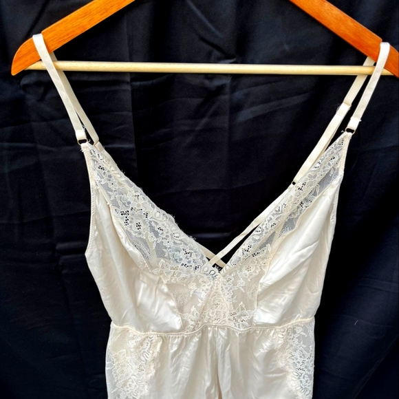 Primark off white satin lace bodysuit - Picture 5 of 8